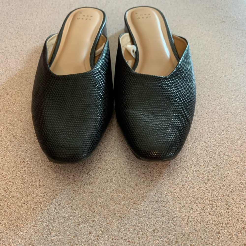 Slip on flats